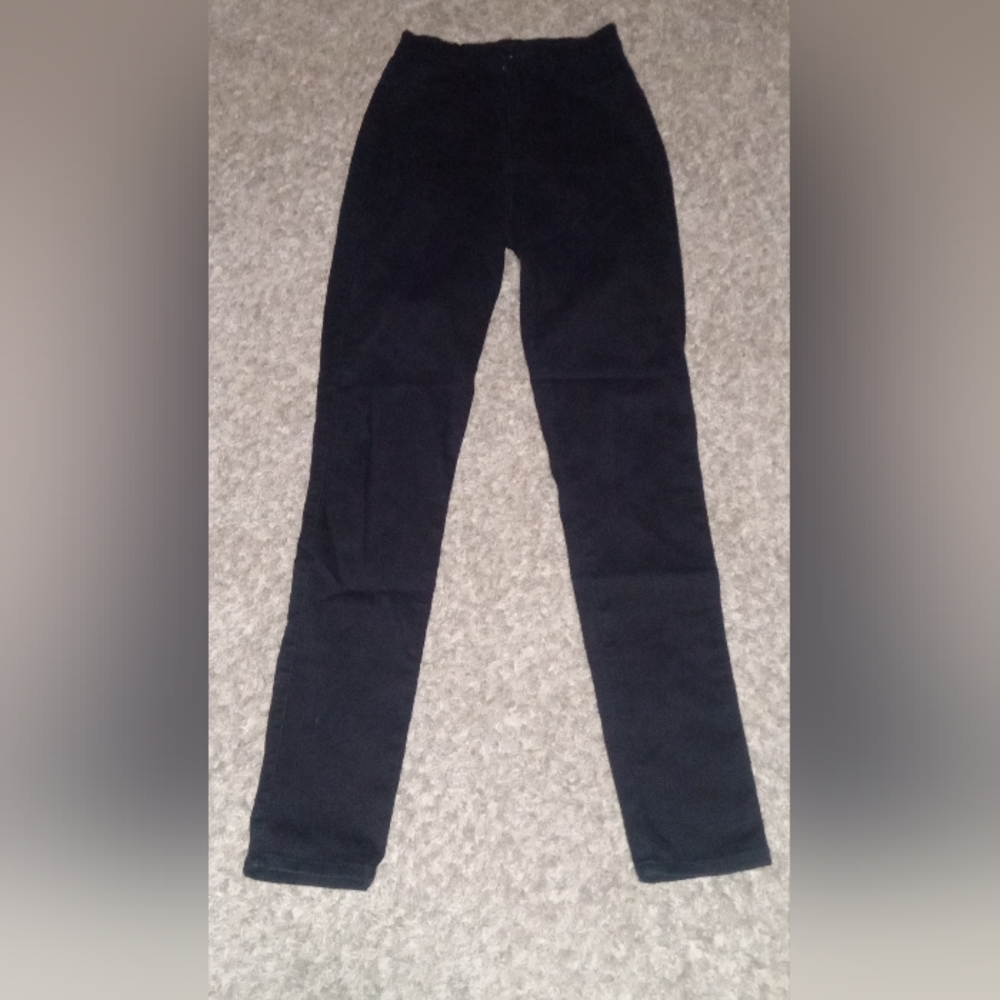 Women's Akira Jeans Size 5 Color Black USA Comfy Stretch Comfortable Stretchy